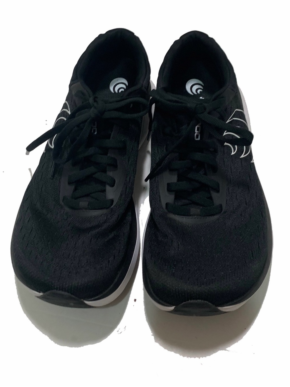 8 / topo athletic atmos women’s sneakers